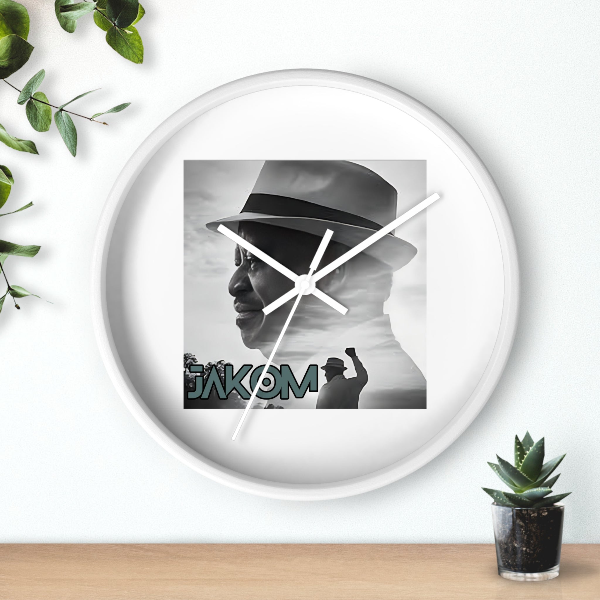 Raila Jakom 2 Round Wall Clock