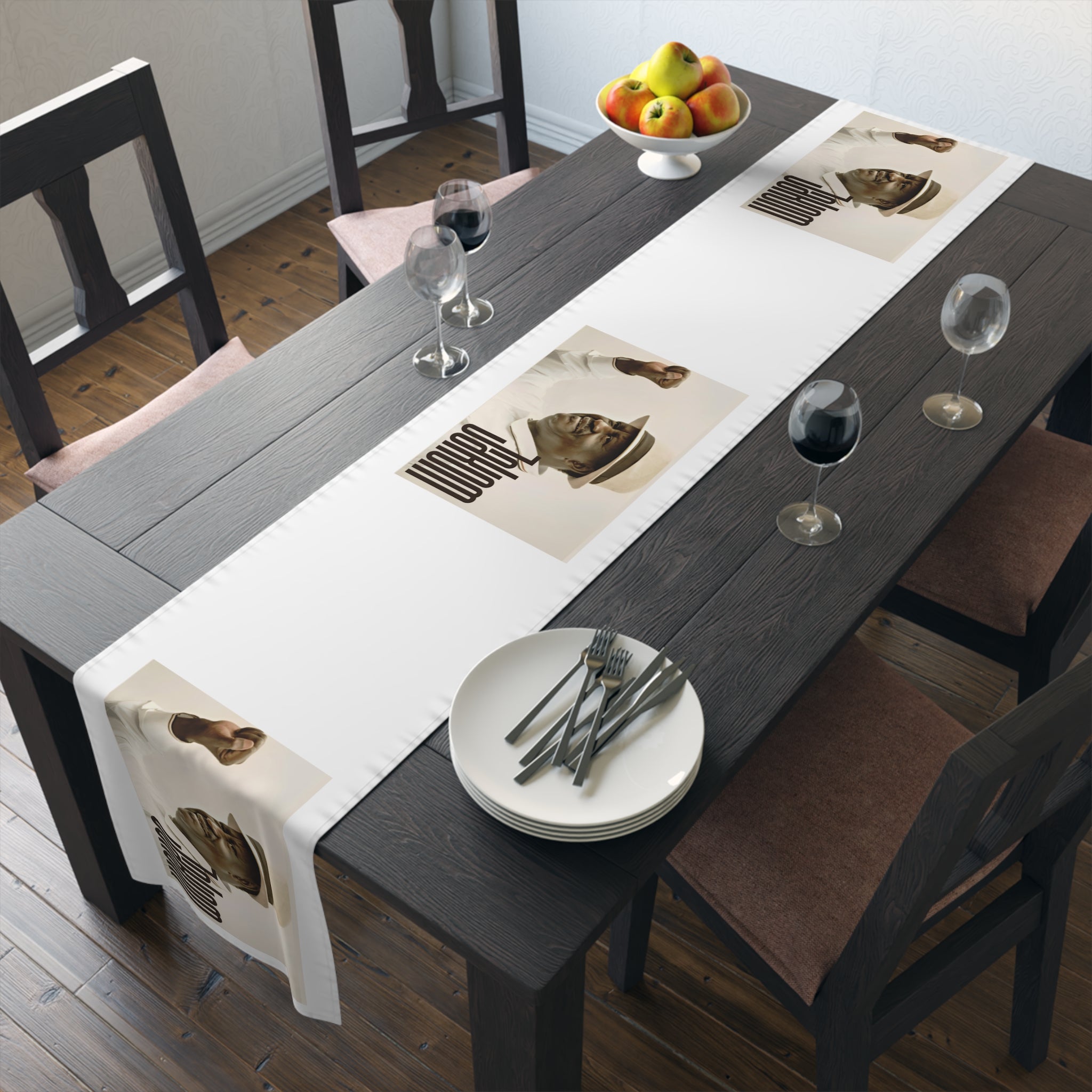 Raila Jakom 1 Table Runner