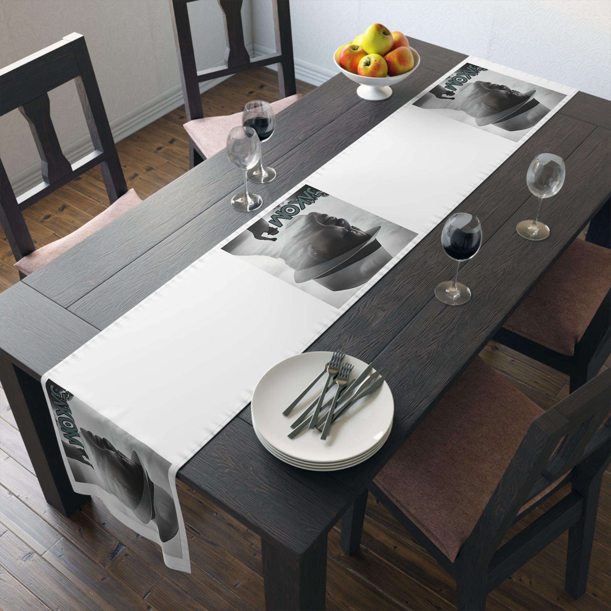 Raila Jakom 2 Table Runner