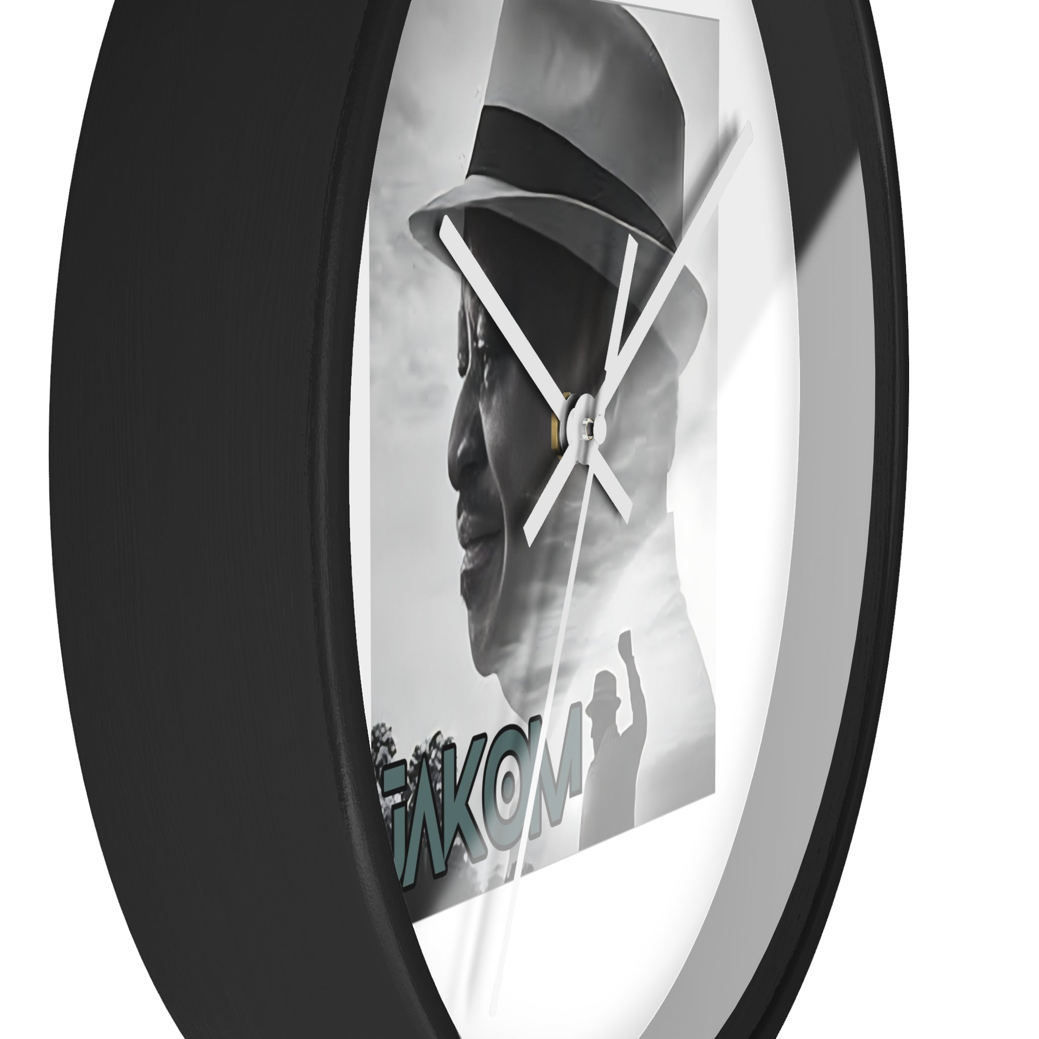 Raila Jakom 2 Round Wall Clock