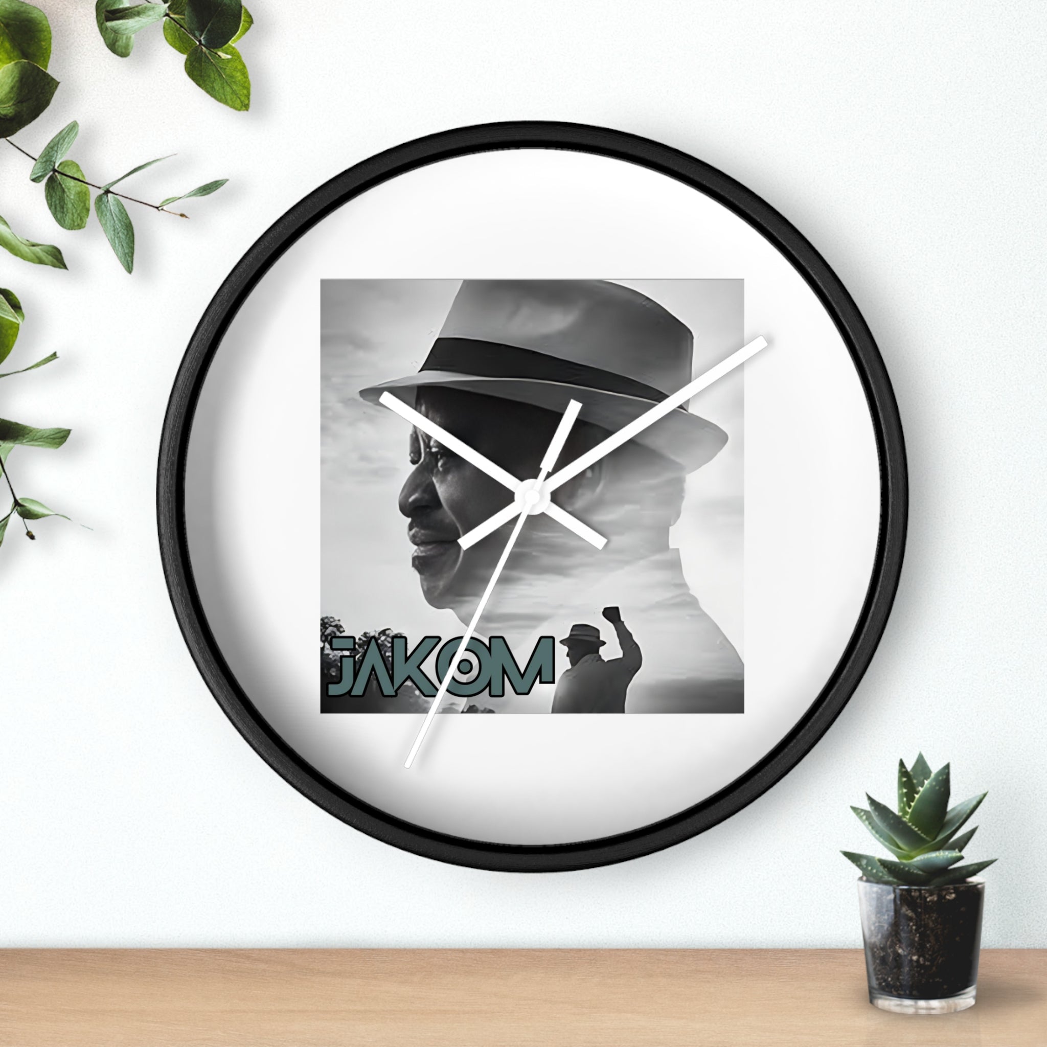 Raila Jakom 2 Round Wall Clock