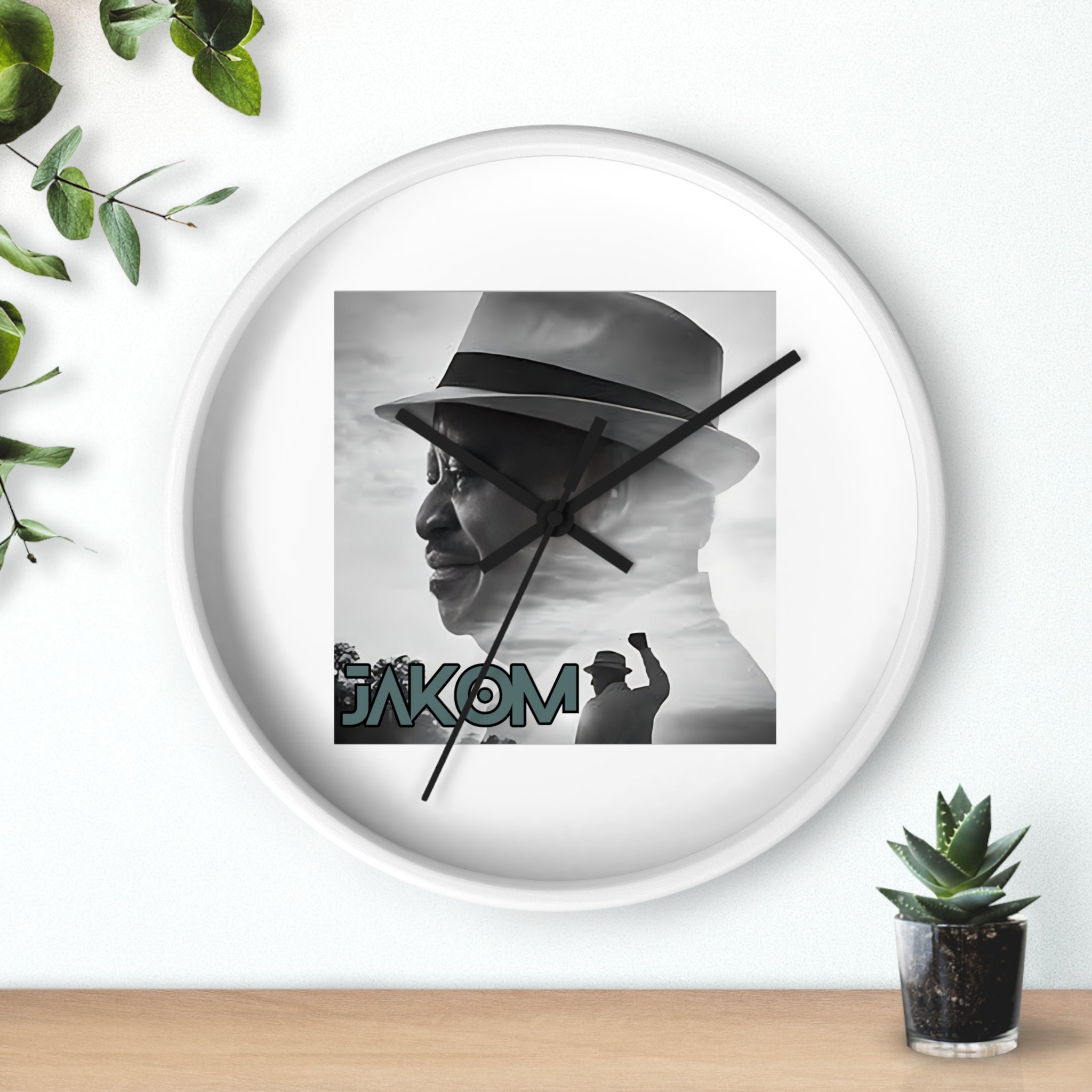 Raila Jakom 2 Round Wall Clock